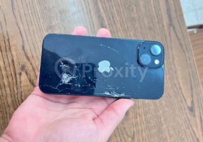 Vitre arrière fissurée de l’iPhone 13 d’occasion à vendre à Ariana