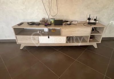 Meuble TV 180 cm avec rangements d’occasion en bon état à vendre à Ras Jebel