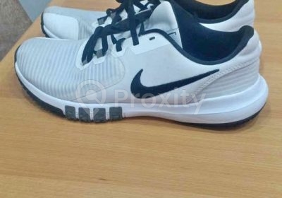 Nike Flex Control 4 d’occasion pointure 43 à vendre à Ariana