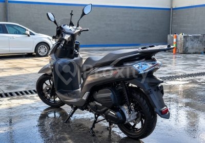 SYM Symphony ST 125 d’occasion à Fouchena vue arrière trois quarts