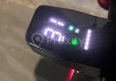 Écran de contrôle au guidon de la trottinette électrique Urban Drift d’occasion